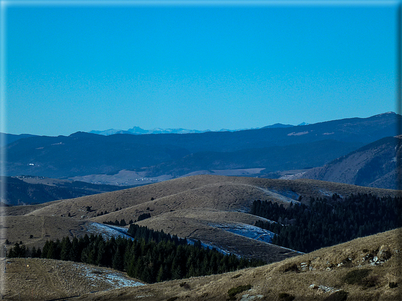 foto Salita al Col Serai e Cima Grappa